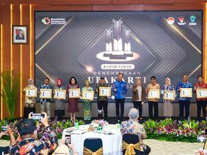 Menperin Agus Gumiwang Hadiri Penghargaan Upakarti 2022