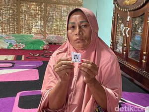 Peluk Cium Nirwana Selle ke Sang Ibu Sebelum Pergi Selamanya Peluk Cium Nirwana Selle ke Sang Ibu Sebelum Pergi Selamanya