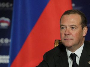 Viral Ramalan 2023 Eks Presiden Rusia: Perang Prancis Vs Jerman, Eropa Bubar