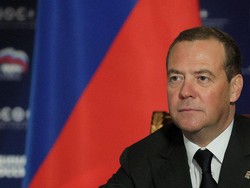 Viral Ramalan 2023 Eks Presiden Rusia: Perang Prancis Vs Jerman, Eropa Bubar