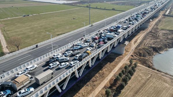 Kabut Misterius Picu Tabrakan Beruntun Ratusan Mobil di China