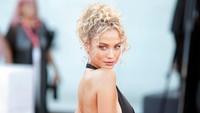 Pada 2018, Gregory van der Wiel dan Stephanie Rose Bertram dikaruniai anak. Tapi mereka sudah tak lagi bersama sejak 2022. Foto: Gamma-Rapho via Getty Images/Laurent KOFFEL  