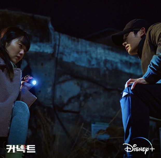 Still Cut Jung Hae In dan Kim Hye Jun / Foto : twitter.com/DisneyPlusKR Still Cut Jung Hae In dan Kim Hye Jun / Foto : twitter.com/DisneyPlusKR