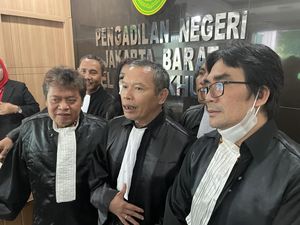 Roy Suryo Pikir-pikir Ajukan Banding Vonis 9 Bulan Bui Kasus Meme Stupa Roy Suryo Pikir-pikir Ajukan Banding Vonis 9 Bulan Bui Kasus Meme Stupa