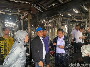 Kebakaran Pasar Sentral Makassar Hanguskan 931 Kios, Danny Bahas Rekonstruksi Kebakaran Pasar Sentral Makassar Hanguskan 931 Kios, Danny Bahas Rekonstruksi