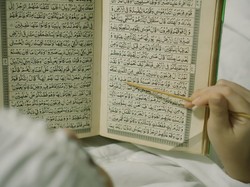 5 Manfaat Membaca Al-Quran, Obat Penyakit Hati-Pemberi Syafaat