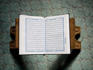 Surat Al-Alaq Ayat 1-19: Arab, Latin dan Artinya Surat Al-Alaq Ayat 1-19: Arab, Latin dan Artinya