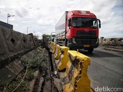 Pembatas Jembatan Marunda Miring dan Rawan Ambrol!
