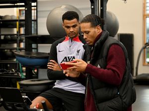 Klopp: Liverpool Nggak Butuh Van Dijk untuk Rayu Gakpo Klopp: Liverpool Nggak Butuh Van Dijk untuk Rayu Gakpo