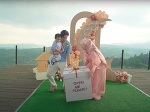 7 Momen Gender Reveal Anak Ke-2 Rey-Dinda Hauw, Sederhana Tanpa Tamu Undangan 7 Momen Gender Reveal Anak Ke-2 Rey-Dinda Hauw, Sederhana Tanpa Tamu Undangan