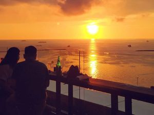 10 Tempat Menikmati Sunset di Makassar, Ada yang Mirip Clarke Quay Singapura 10 Tempat Menikmati Sunset di Makassar, Ada yang Mirip Clarke Quay Singapura