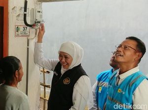 Khofifah Bantu Sambungan Listrik dan Token Gratis di Tulungagung-Trenggalek Khofifah Bantu Sambungan Listrik dan Token Gratis di Tulungagung-Trenggalek