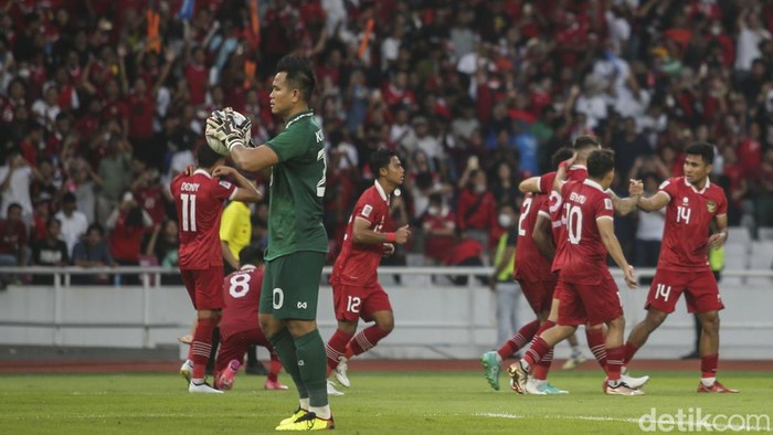 Timnas Indonesia gagal mempertahankan tiga poin atas Thailand di Stadion Gelora Bung Karno, Jakarta, Kamis (29/12/2022). Sempat unggul dari titik putih, tim asuhan STY kecolongan di babak kedua meski bermain melawan 10 pemain Thailand.