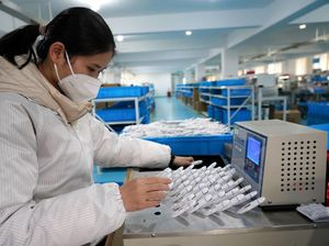 Intip Pabrik Produksi Termometer China di Tengah COVID-19 yang Mengganas