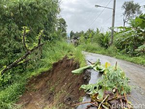 Jalan Ambles di Jalur Alternatif Sukabumi-Cianjur Tak Kunjung Diperbaiki