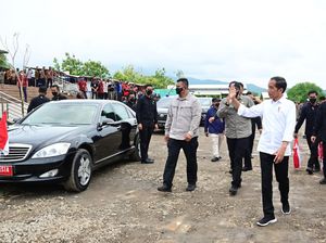 Viral Mobil Jokowi Dihadang Saat Kunker di NTB, Ini Cerita di Baliknya