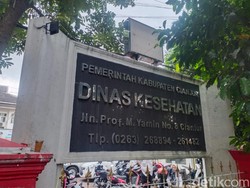 Belasan Pengungsi dan Relawan di Cianjur Positif COVID-19