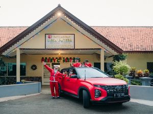 Ketika Santa Claus Ajak Anak-anak Panti Asuhan Naik Hyundai Creta Ketika Santa Claus Ajak Anak-anak Panti Asuhan Naik Hyundai Creta