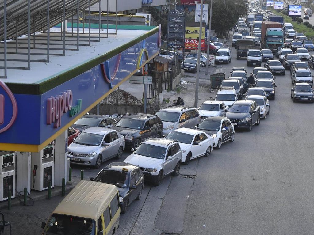 Krisis BBM di Lebanon, Mobil Antre Mengular di SPBU