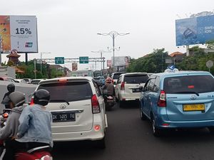 Kemacetan di Bali-Okupansi Hotel Capai 100 Persen H-3 Tahun Baru Kemacetan di Bali-Okupansi Hotel Capai 100 Persen H-3 Tahun Baru
