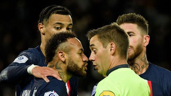 Neymar From Hero to Zero: Bikin Assist Cantik lalu Dikartu Merah!