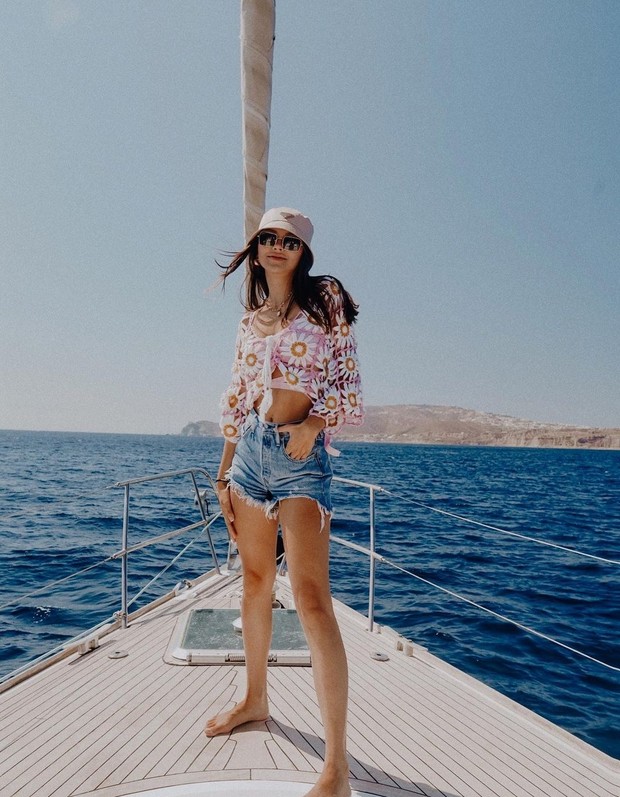 Outfit liburan ala Alyssa Daguise. Foto: Instagram.com/alyssadaguise Outfit liburan ala Alyssa Daguise. Foto: Instagram.com/alyssadaguise