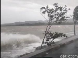 BMKG Waspadai Awan Cumulonimbus di Pulau Bawean Gresik BMKG Waspadai Awan Cumulonimbus di Pulau Bawean Gresik
