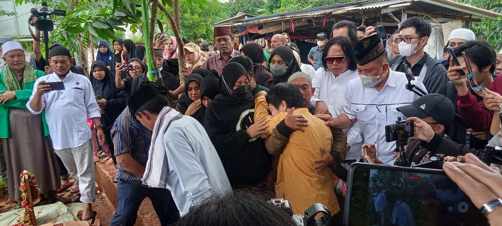 Pemakaman Jenazah Pak Ogah Pemakaman Jenazah Pak Ogah