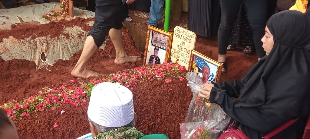 Pemakaman Jenazah Pak Ogah Pemakaman Jenazah Pak Ogah