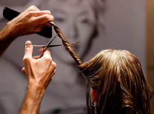 Seberapa Kuat Rambut Manusia? Kekuatan Tariknya Setara Baja