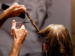 Seberapa Kuat Rambut Manusia? Kekuatan Tariknya Setara Baja