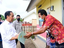 Jokowi Resmikan Huntap Pascabencana Seroja di NTB