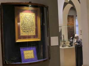 Ragam Kaligrafi Arab Dipajang di Mesir, Yuk Lihat Lagi Kemegahannya! Ragam Kaligrafi Arab Dipajang di Mesir, Yuk Lihat Lagi Kemegahannya!