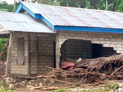 Bertambah! 27 Rumah di Kupang Hanyut Akibat Luapan Sungai Siumate