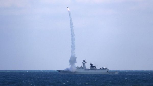 Rusia-China Latihan Perang di Tengah Ketegangan dengan Barat