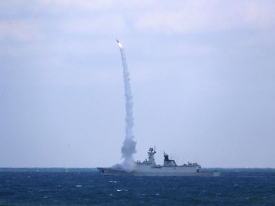 Rusia-China Latihan Perang di Tengah Ketegangan dengan Barat