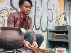 Mencicip Sate Gecek yang Legendaris di Indramayu