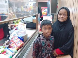 Mak Amih Penjual Comro Sempat Sakit, Kamu Masih Bisa Bantu