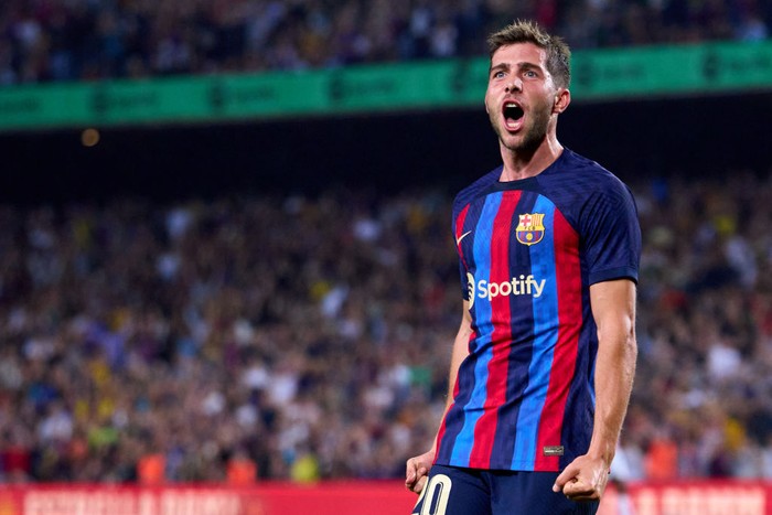 BARCELONA, SPAIN - OCTOBER 23: Sergi Roberto of FC Barcelona celebrates after scoring his team's second goal during the LaLiga Santander match between FC Barcelona and Athletic Club at Spotify Camp Nou on October 23, 2022 in Barcelona, Spain. (Photo by Alex Caparros/Getty Images)
