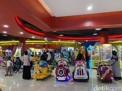 Cara Warga Sukabumi Wisata Bareng Anak Tanpa Takut Kehujanan