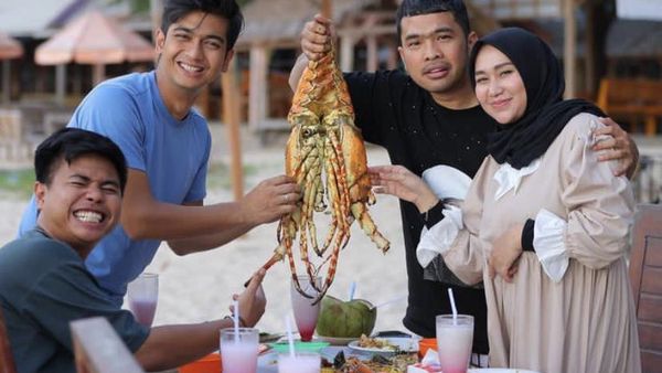 Akrab dengan Artis, Ini Momen Putra Siregar saat Makan Bareng Ruben Onsu dan Lesti Billar