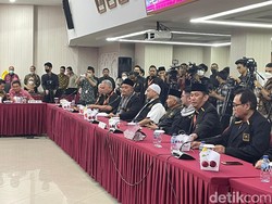 Amien Rais Tiba di KPU Usai Partai Ummat Lolos Peserta Pemilu 2024
