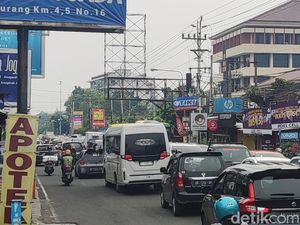 Jalan Kaliurang Simpang MM UGM Macet Lur Jalan Kaliurang Simpang MM UGM Macet Lur