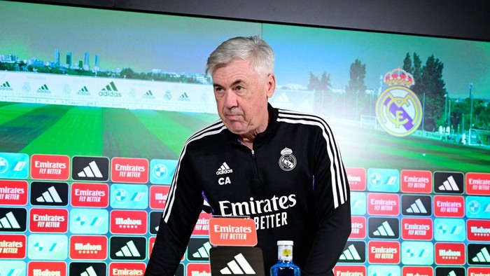 Real Madrids Italian coach Carlo Ancelotti holds a pess conference at the Ciudad Real Madrid training complex in Valdebebas, outskirts of Madrid, on December 29, 2022, on the eve of their Spanish League football match against Real Valladolid FC. (Photo by JAVIER SORIANO / AFP) (Photo by JAVIER SORIANO/AFP via Getty Images)