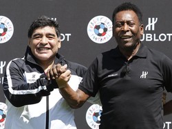 Pele dan Maradona Kini Main Sepakbola Bersama di Surga
