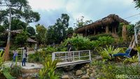 Nuansa Makan Bergaya Rimba di KM 0 Sentul
