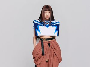 Hyein NewJeans Jadi Brand Ambassador Louis Vuitton Termuda di Usia 14 Tahun