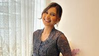 Gaya Indah Permatasari di Lamaran Adik, Pertemuannya dengan Ibu Jadi Sorotan