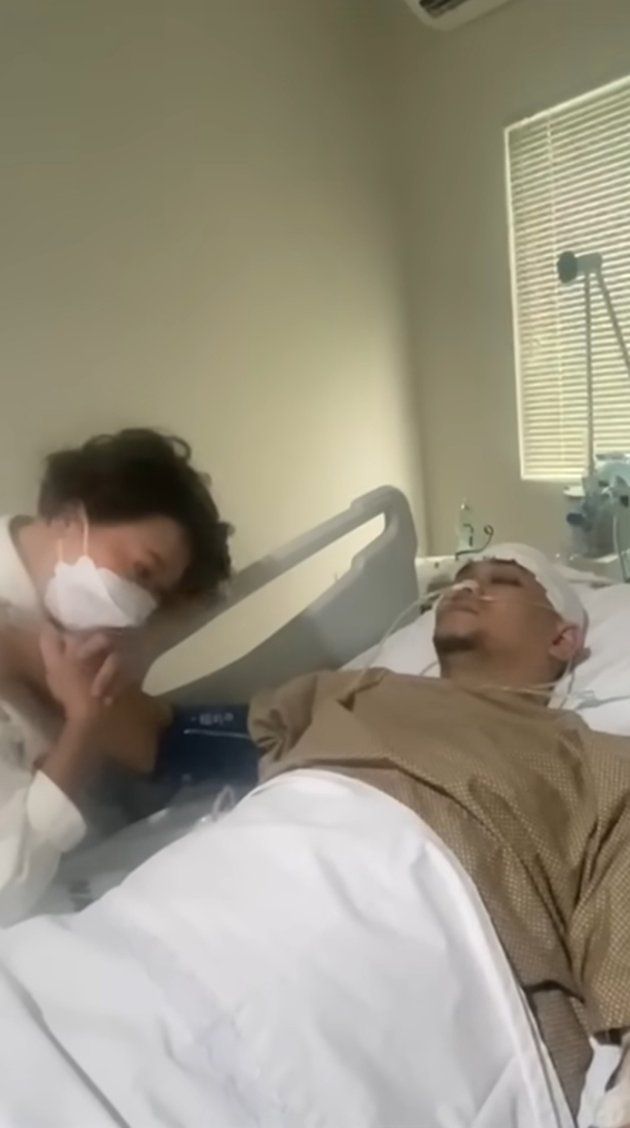 Indy Barends dan Indra Bekti