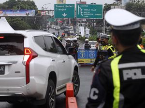 Urai Kepadatan, One Way Jalur Puncak Arah Jakarta Diberlakukan Urai Kepadatan, One Way Jalur Puncak Arah Jakarta Diberlakukan